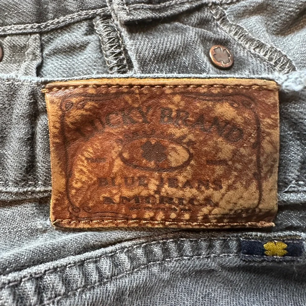 Lucky Brand Jeans‎ Mens 36x32 Gray 121 Heritage Slim Distressed Button Fly Denim